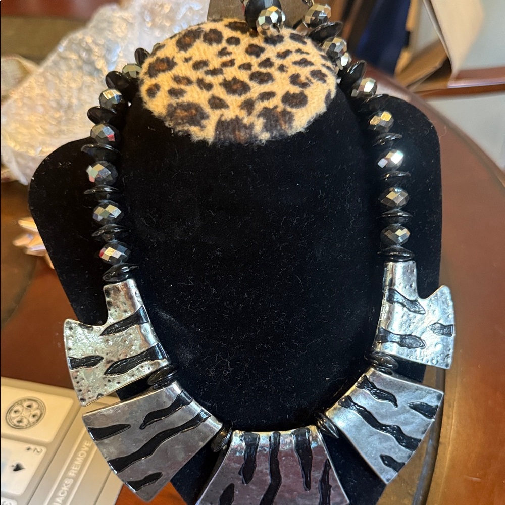 Elegant Black and Silver Necklace